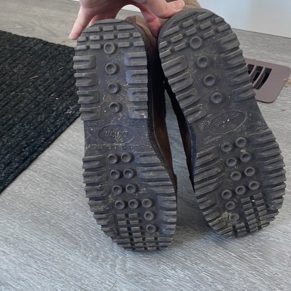 UGG Australia Sheepskin Boots - Picture 5 of 7